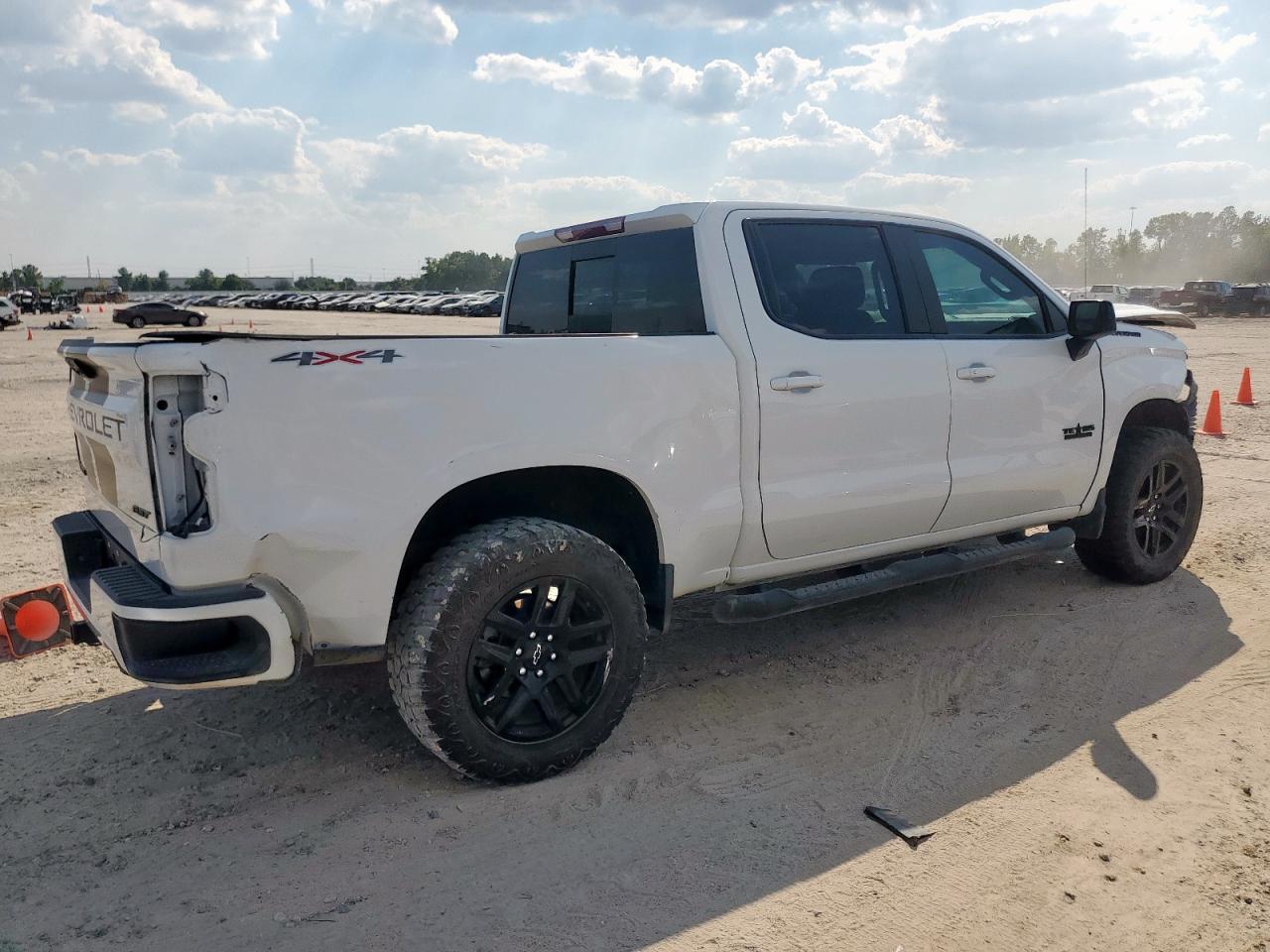 2023 CHEVROLET Silverado