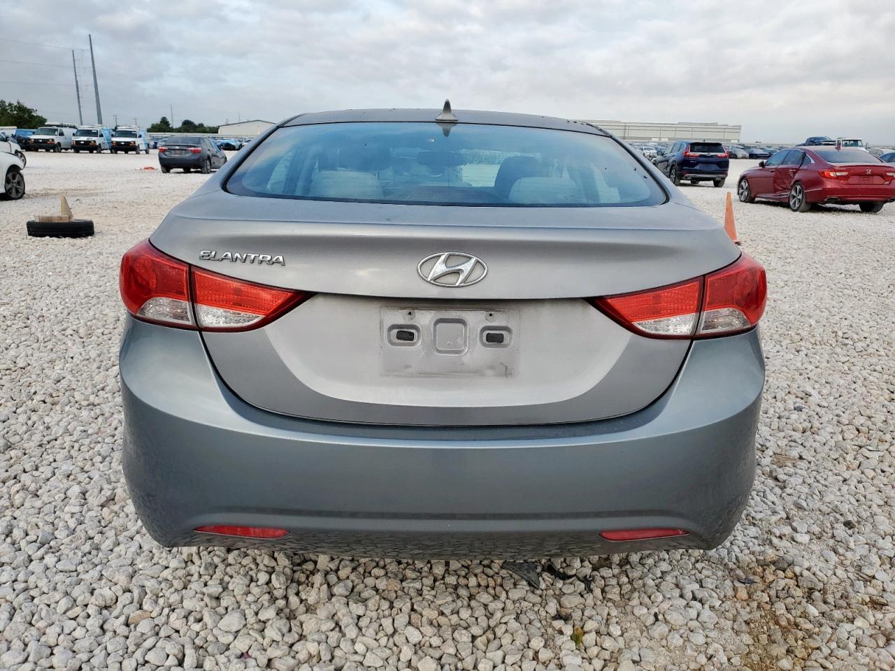 2012 HYUNDAI ELANTRA