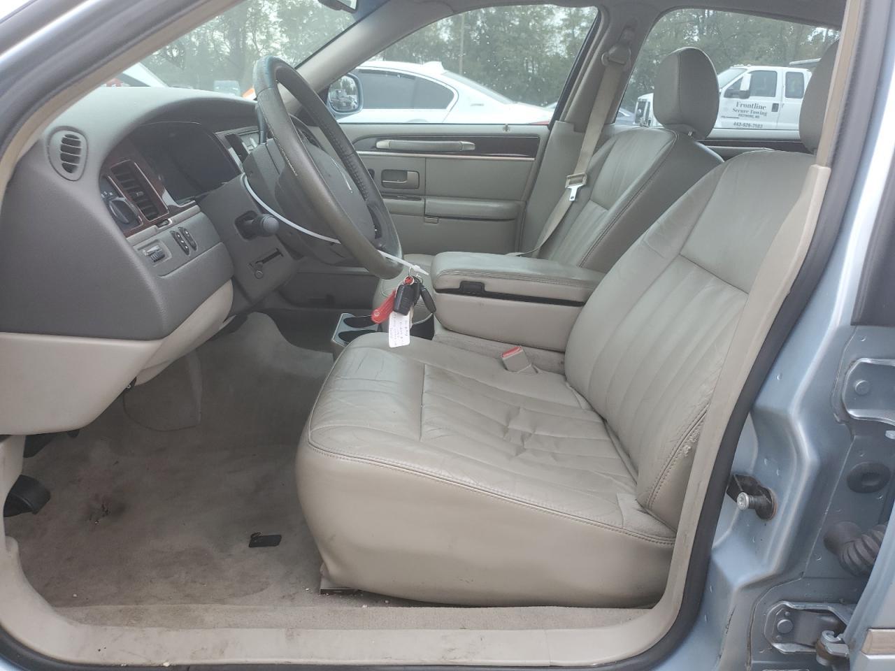 2007 LINCOLN Town Car