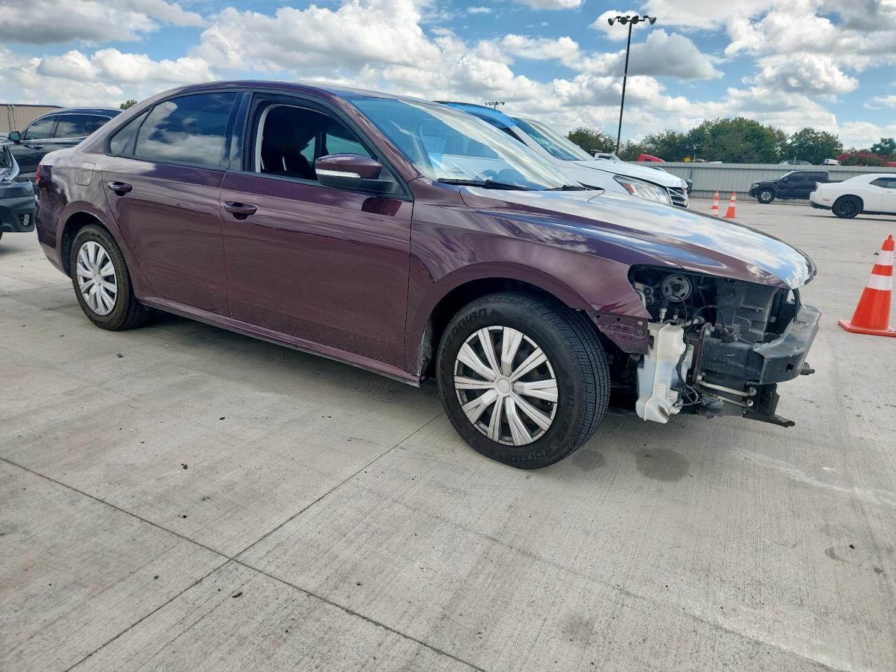 2013 VOLKSWAGEN Passat