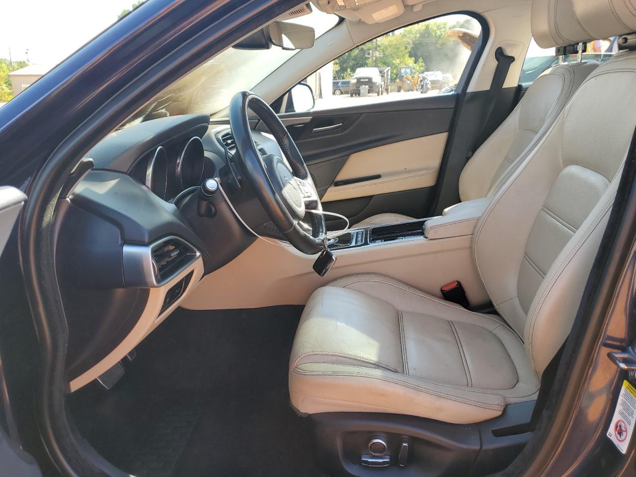 2019 JAGUAR XE