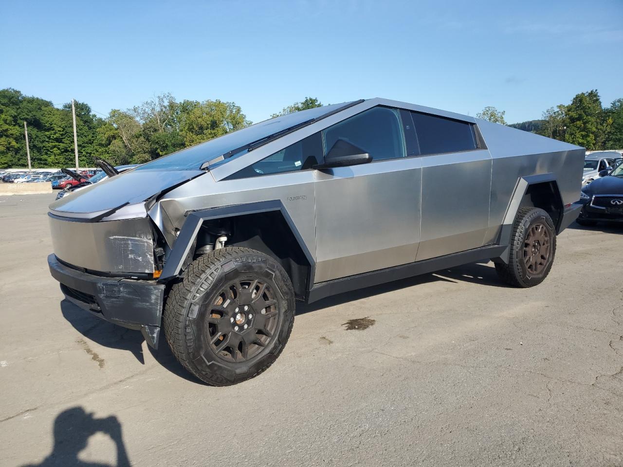 2024 TESLA Cybertruck