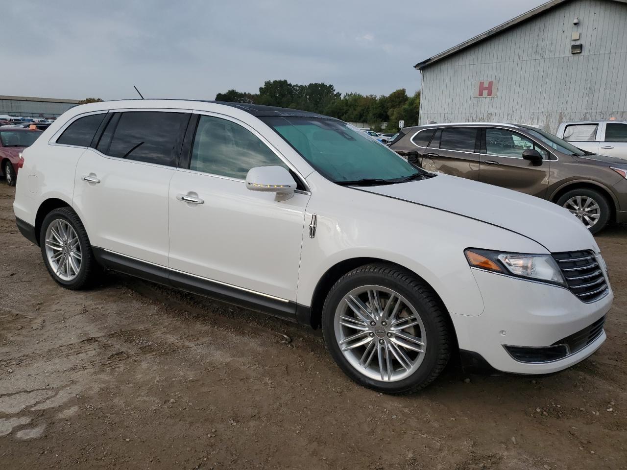 2019 LINCOLN MKT