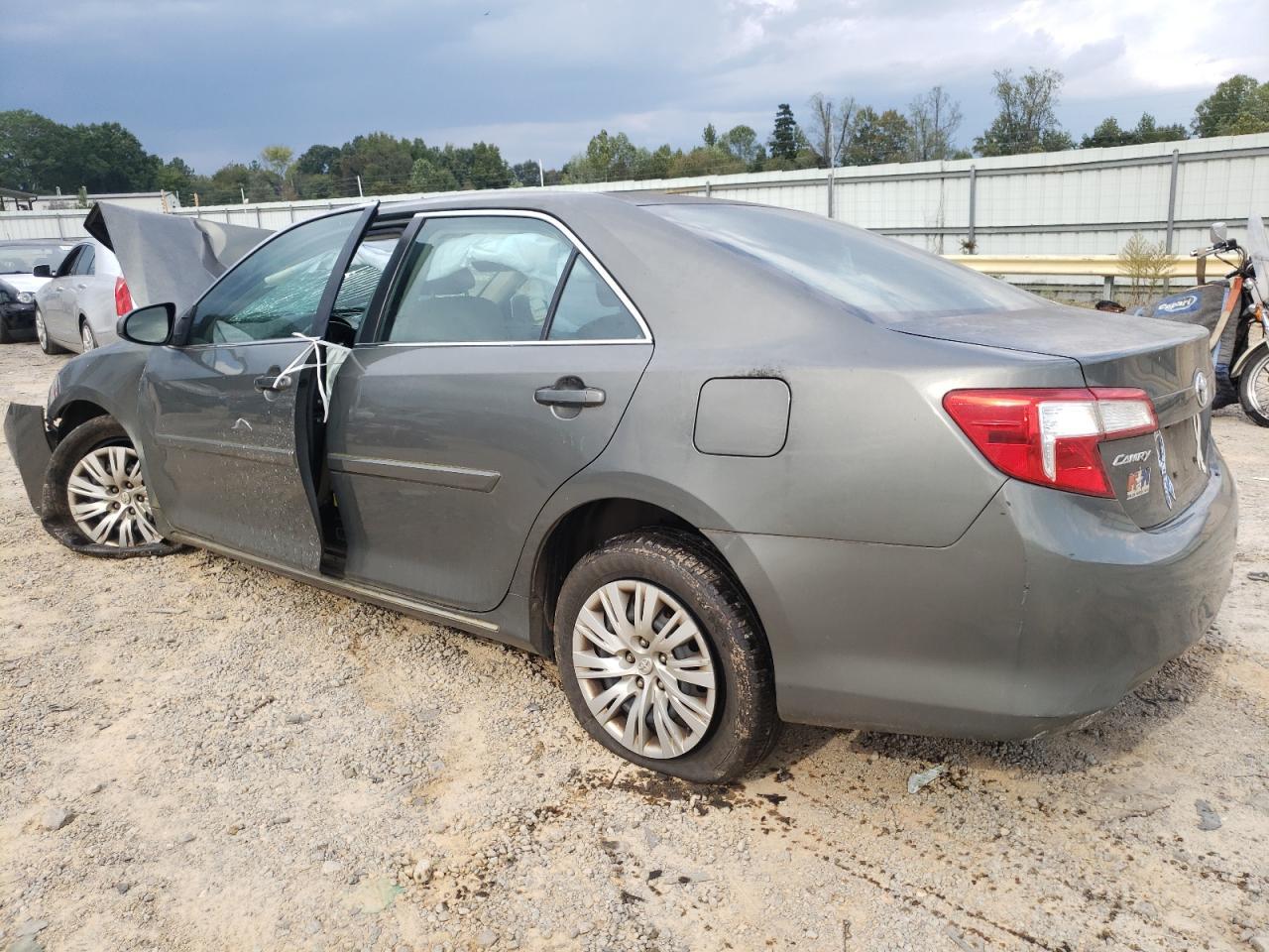 2014 TOYOTA CAMRY