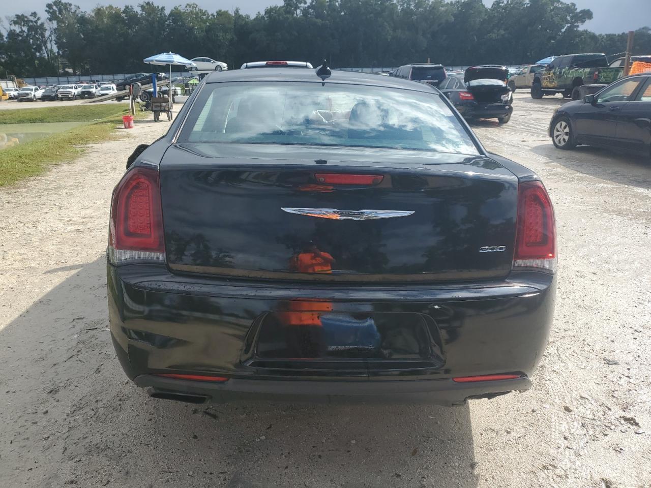 2019 CHRYSLER 300
