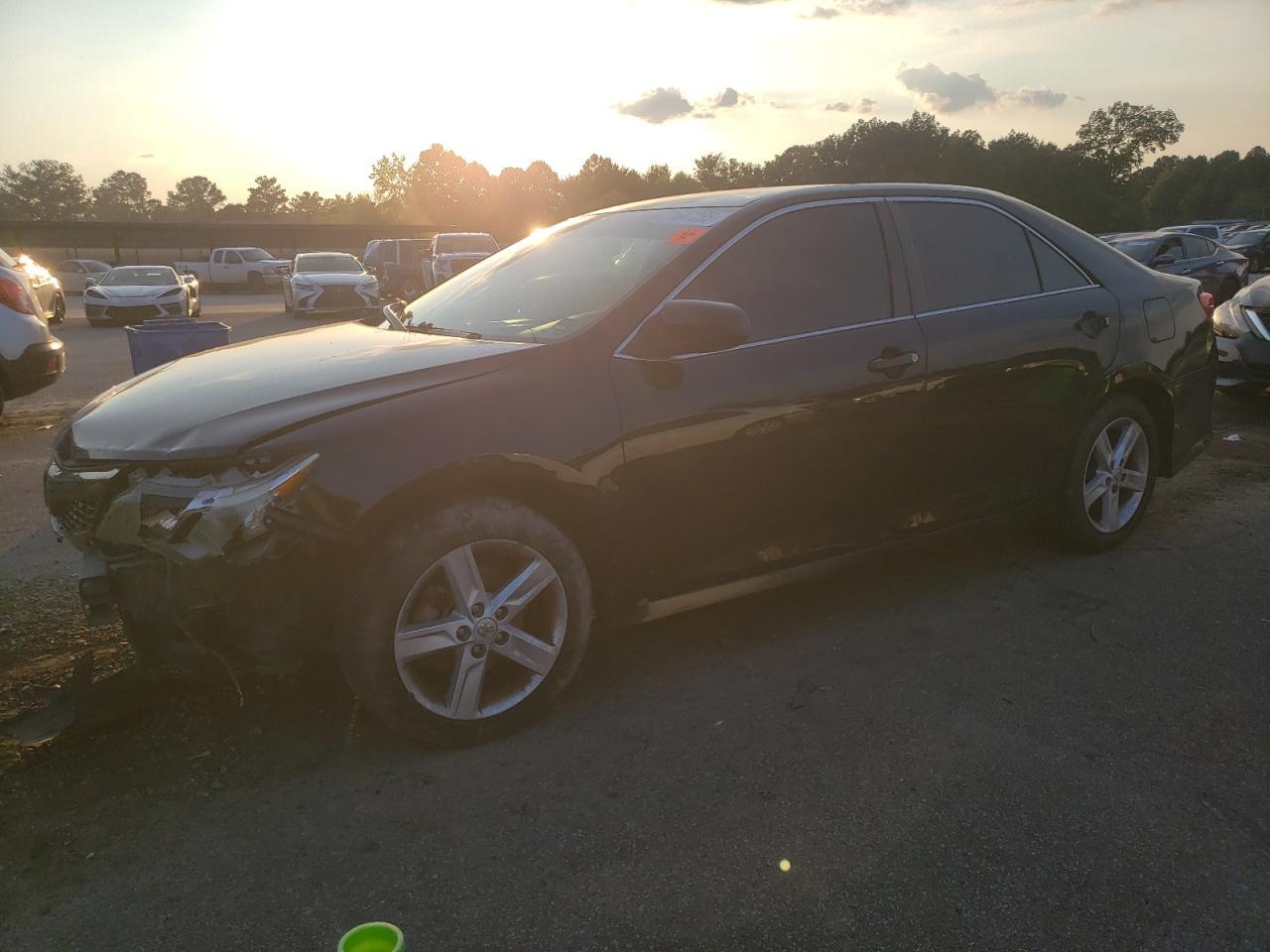 2014 TOYOTA CAMRY