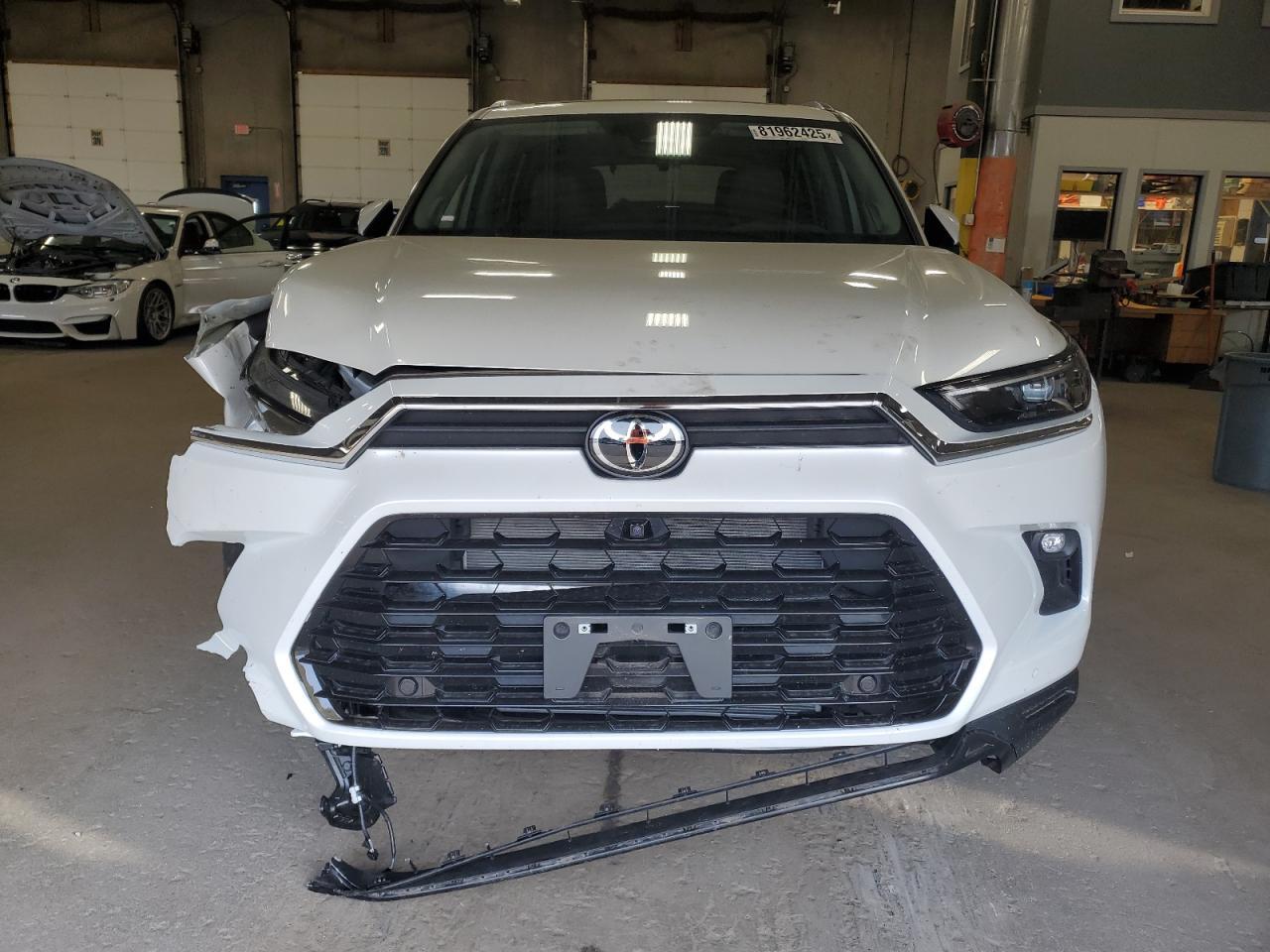 2024 TOYOTA HIGHLANDER