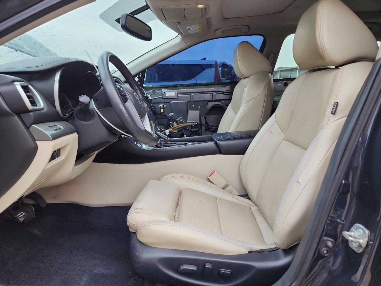 2017 NISSAN Maxima
