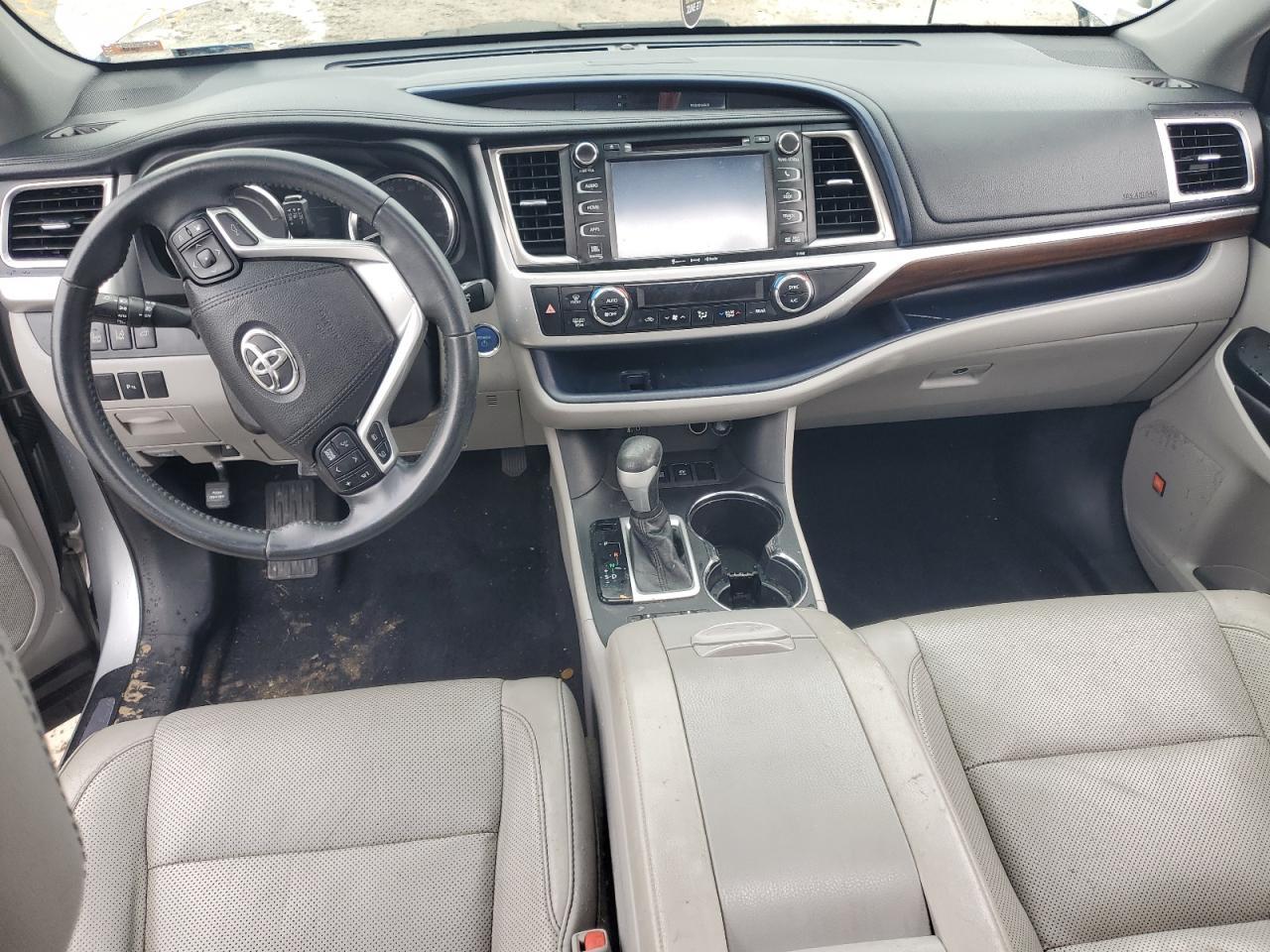 2016 TOYOTA HIGHLANDER