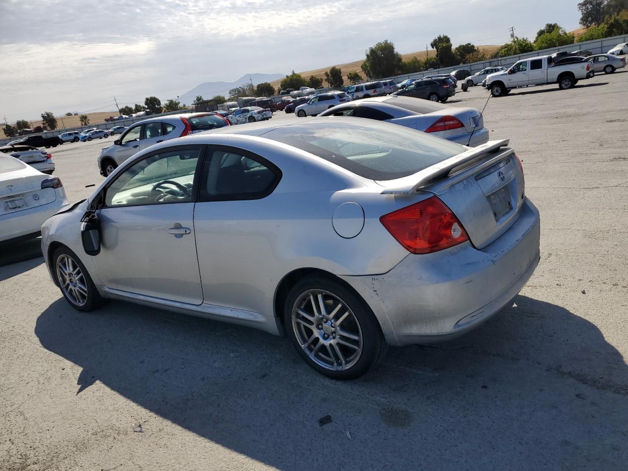 2005 TOYOTA SCION