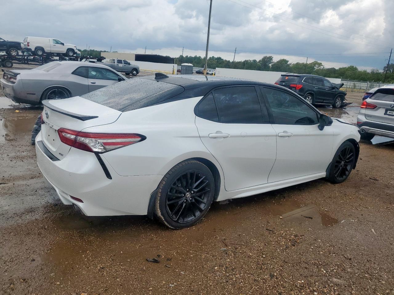 2018 TOYOTA CAMRY