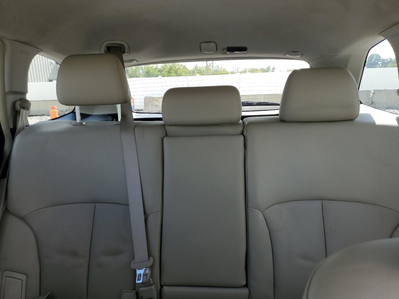 2010 SUBARU Outback