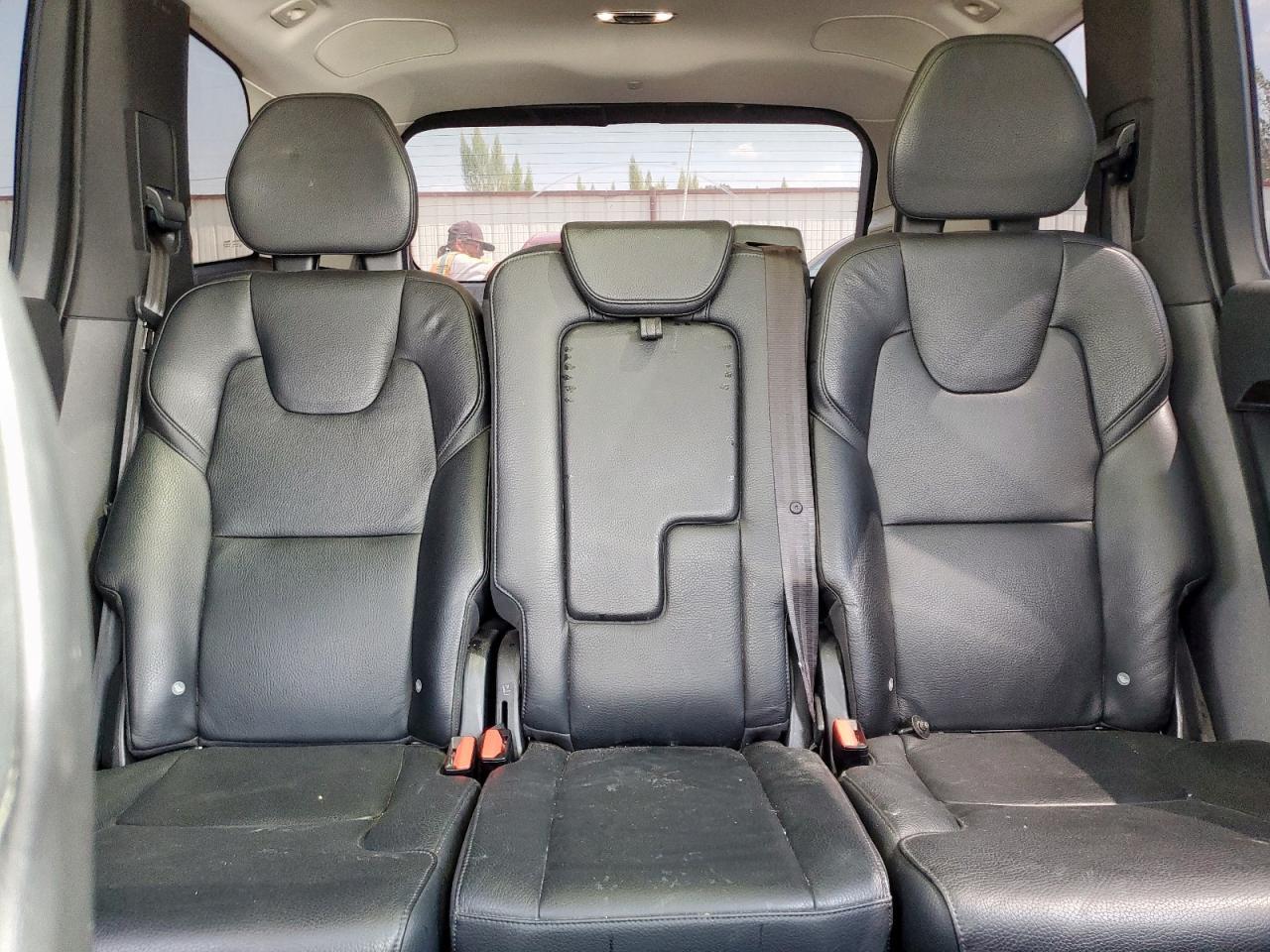 2016 VOLVO XC90