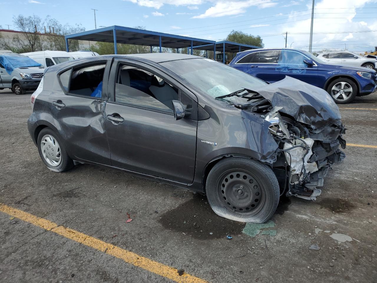 2014 TOYOTA Prius c
