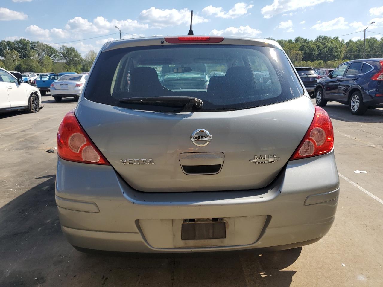 2011 NISSAN VERSA