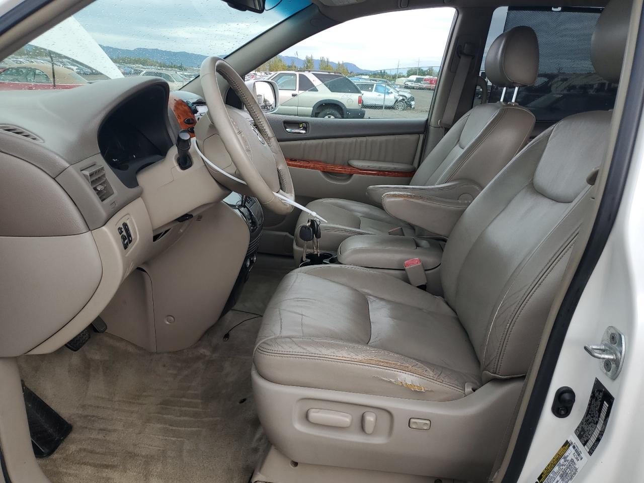 2006 TOYOTA SIENNA