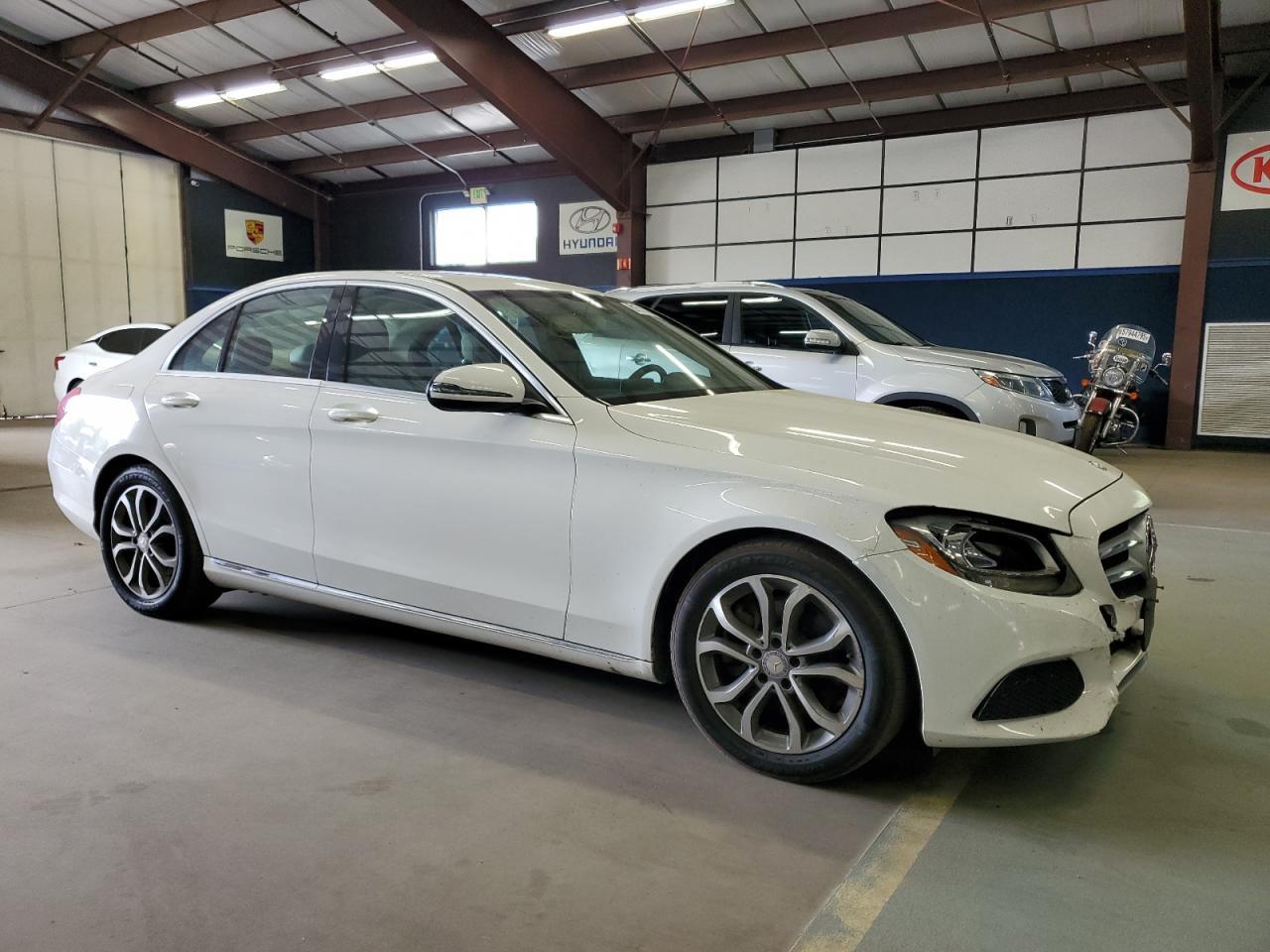 2016 MERCEDES-BENZ C-CLASS