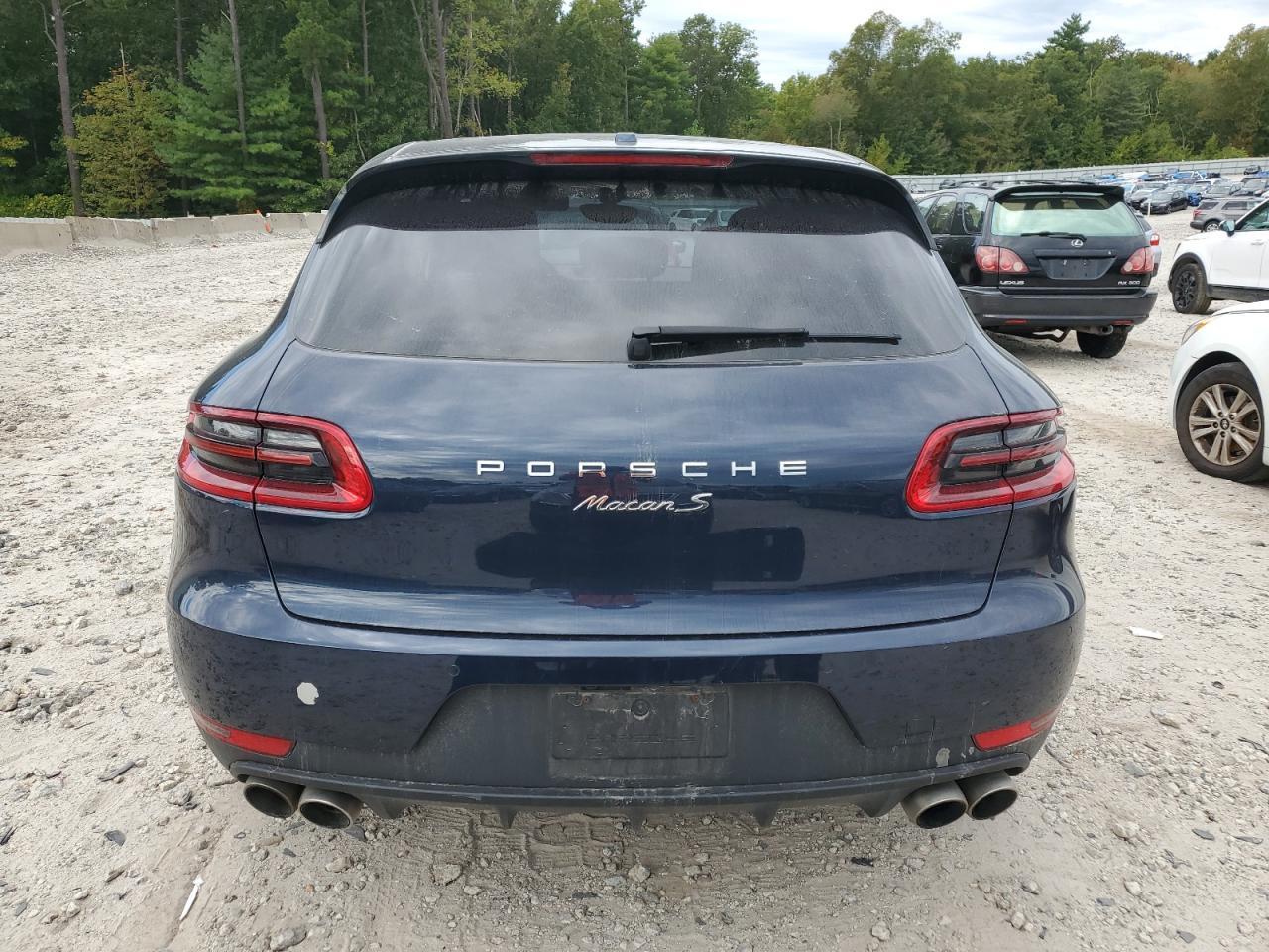 2016 PORSCHE Macan