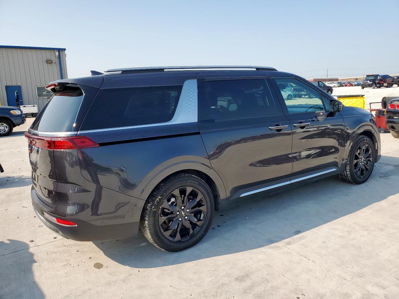 2023 KIA Carnival