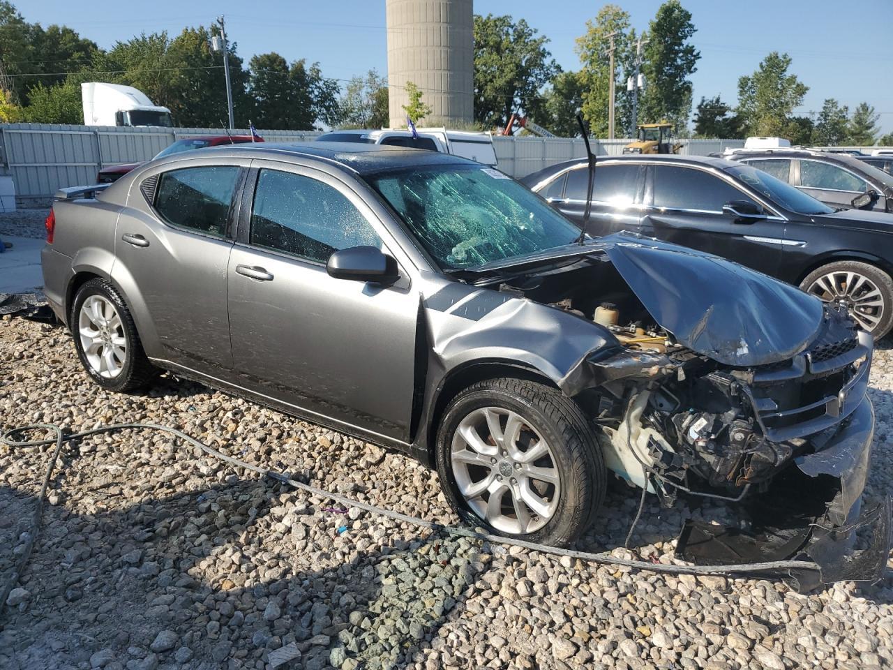 2013 DODGE Avenger