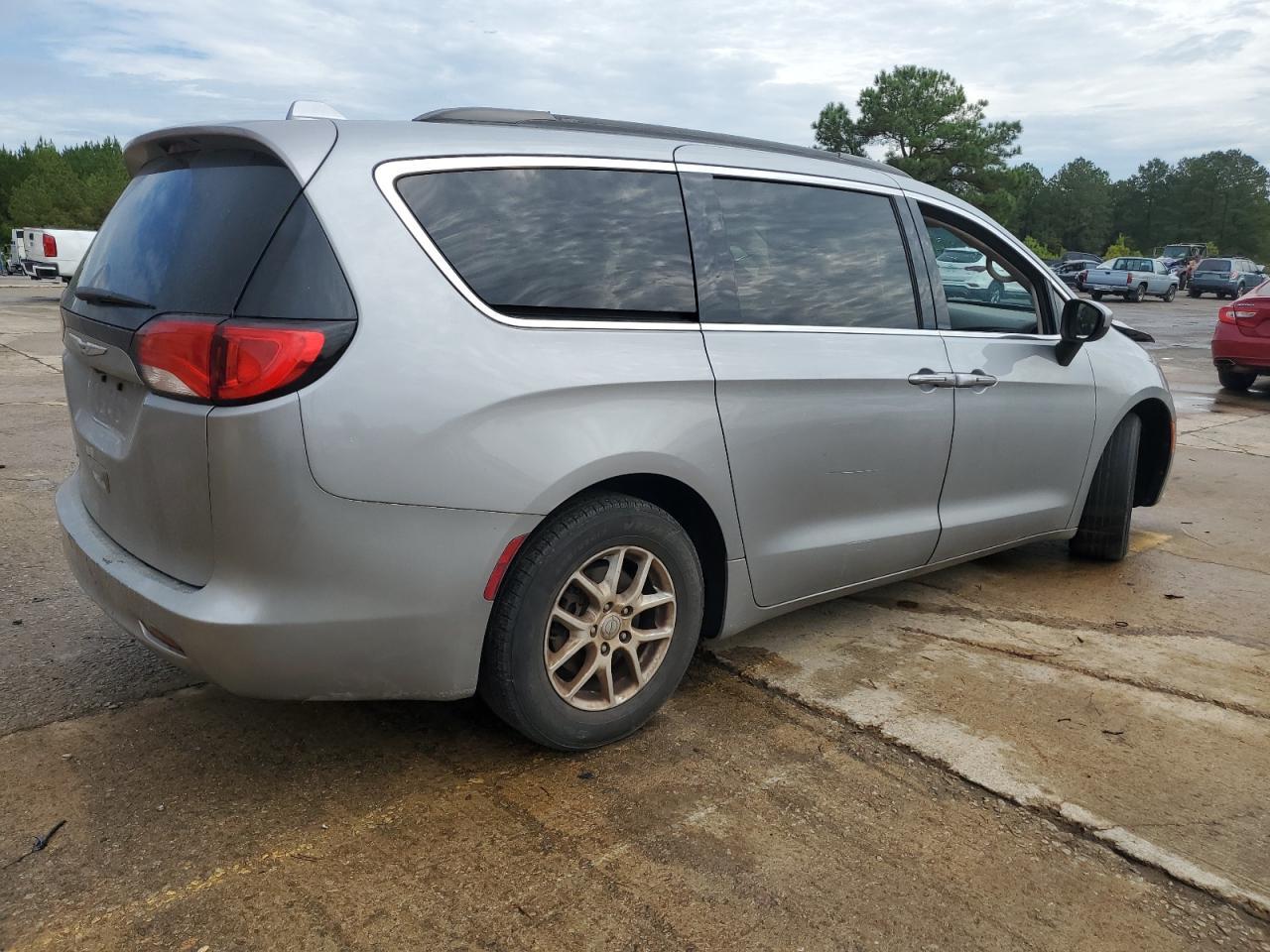 2020 CHRYSLER Voyager