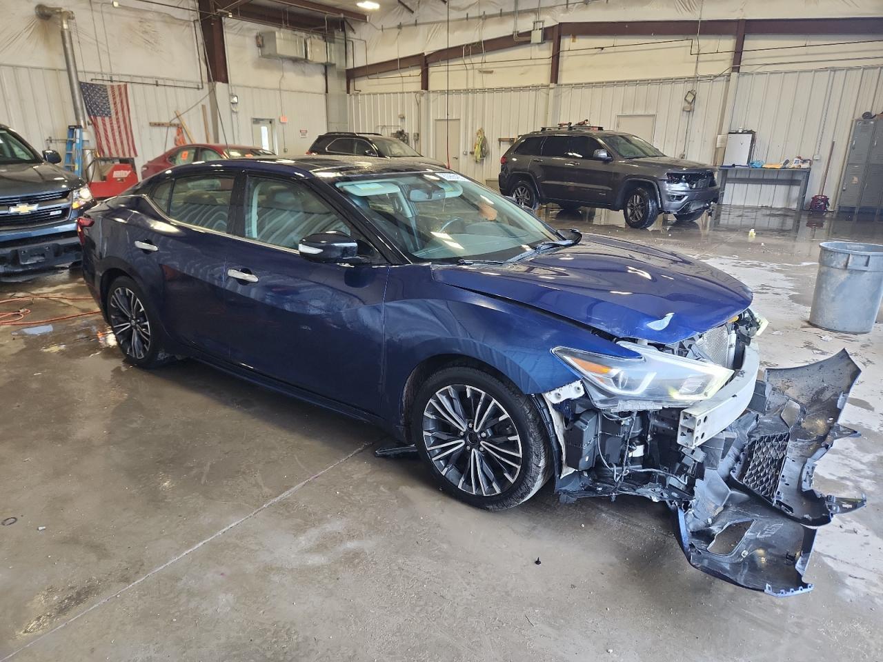 2018 NISSAN Maxima