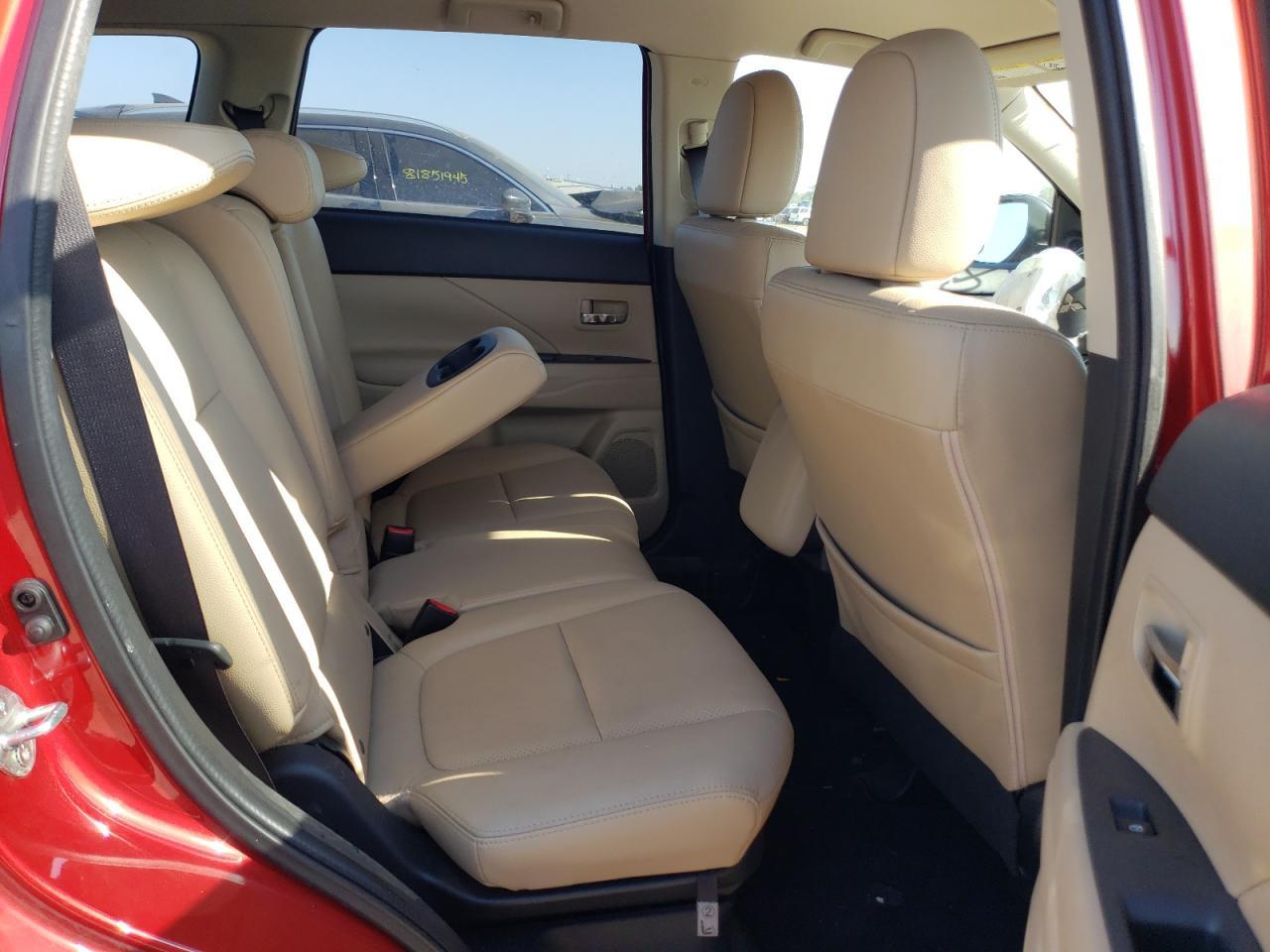2016 MITSUBISHI outlander