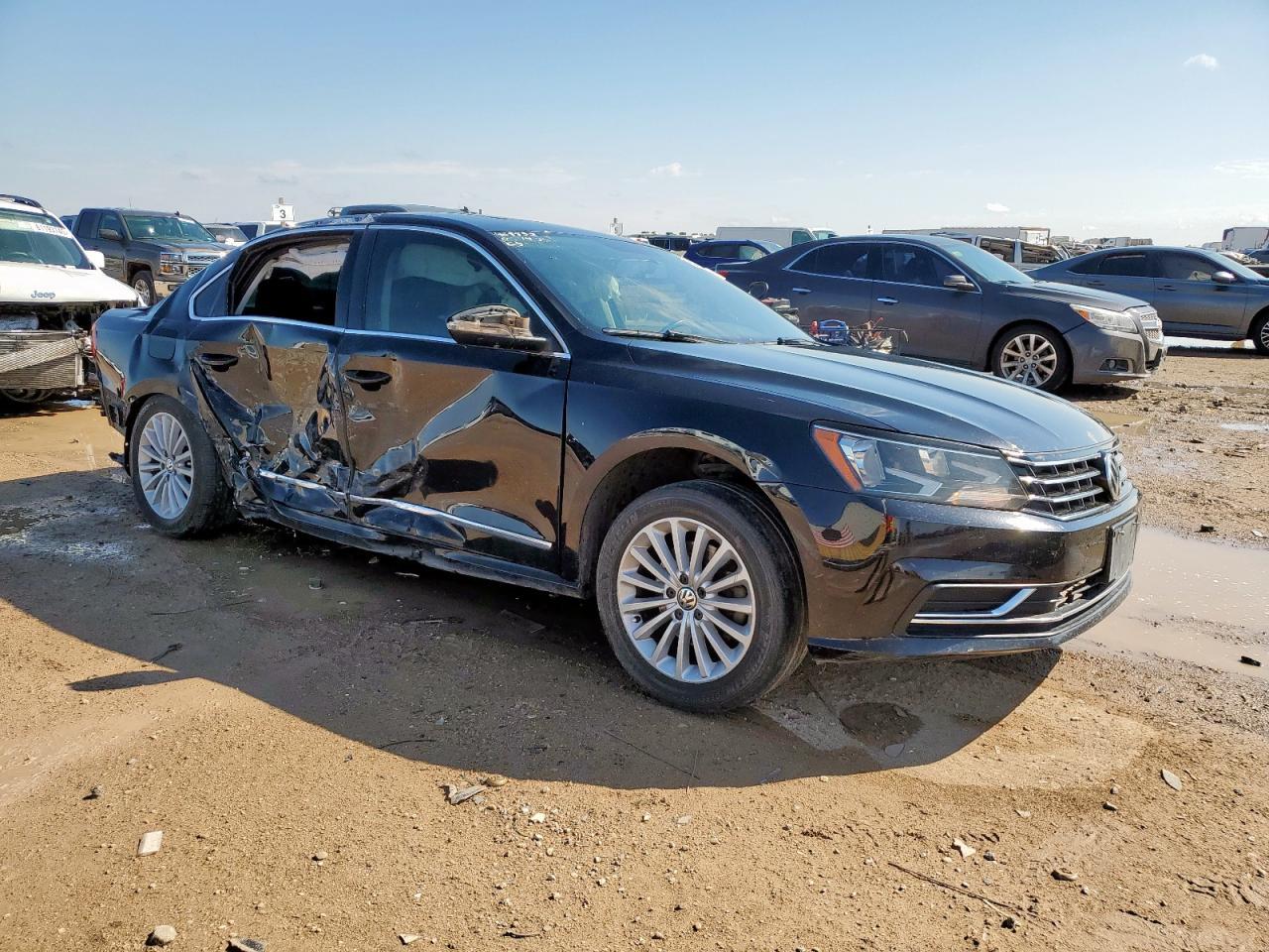 2017 VOLKSWAGEN Passat