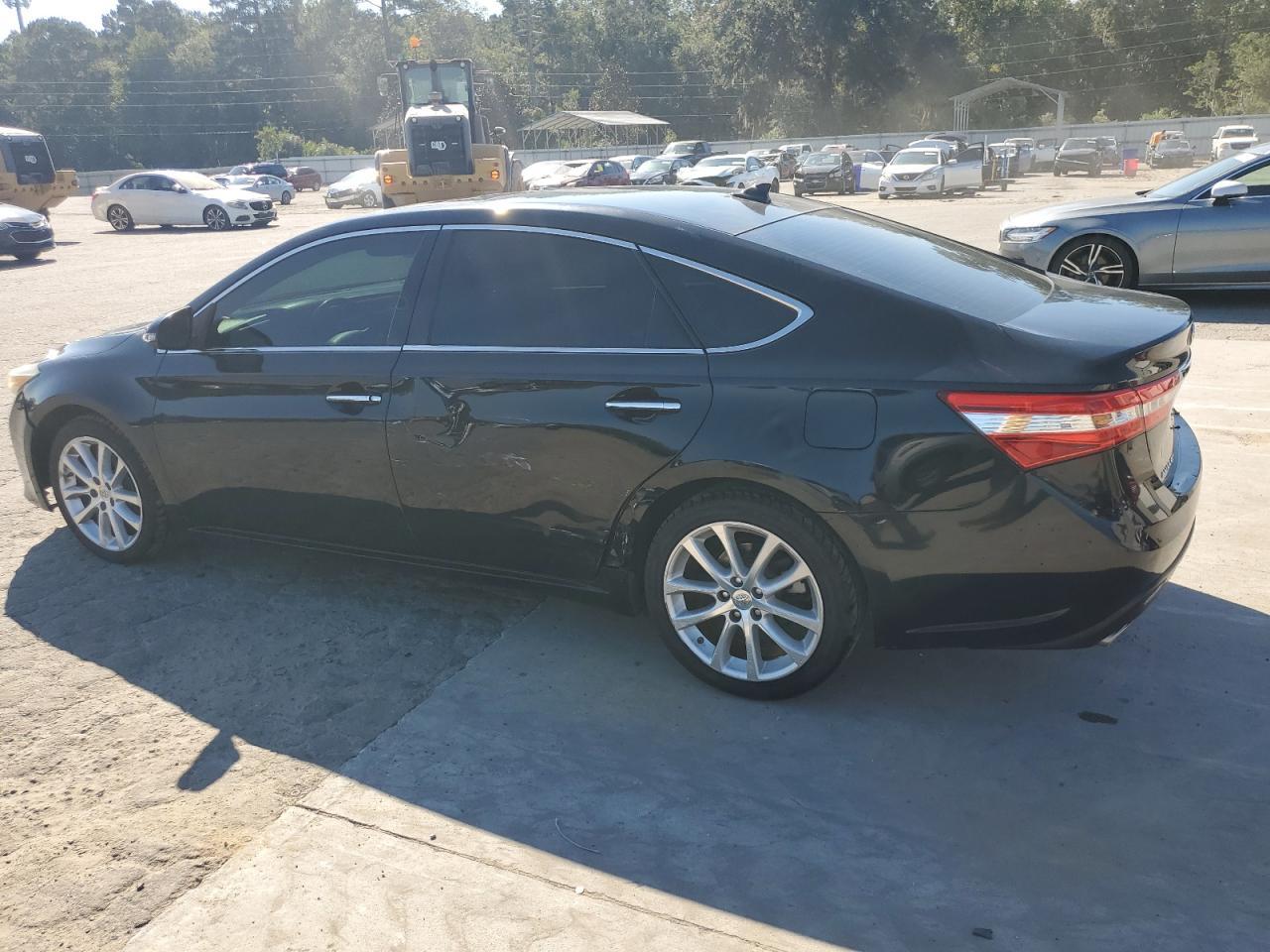 2013 TOYOTA Avalon