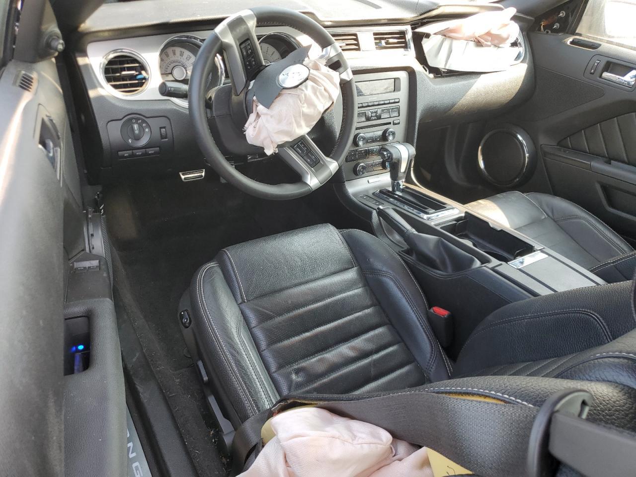 2011 FORD MUSTANG