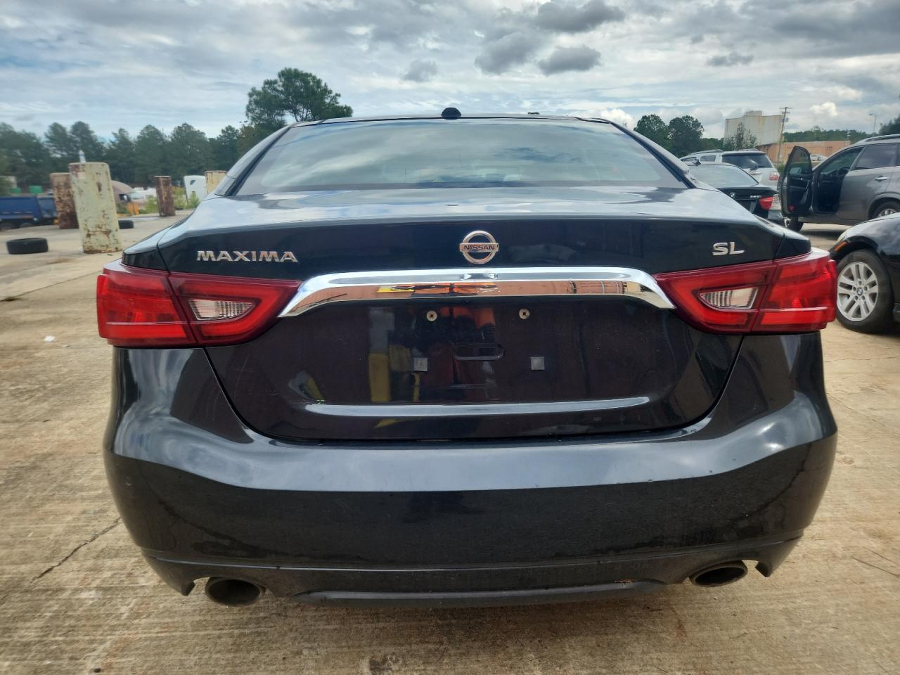2017 NISSAN Maxima