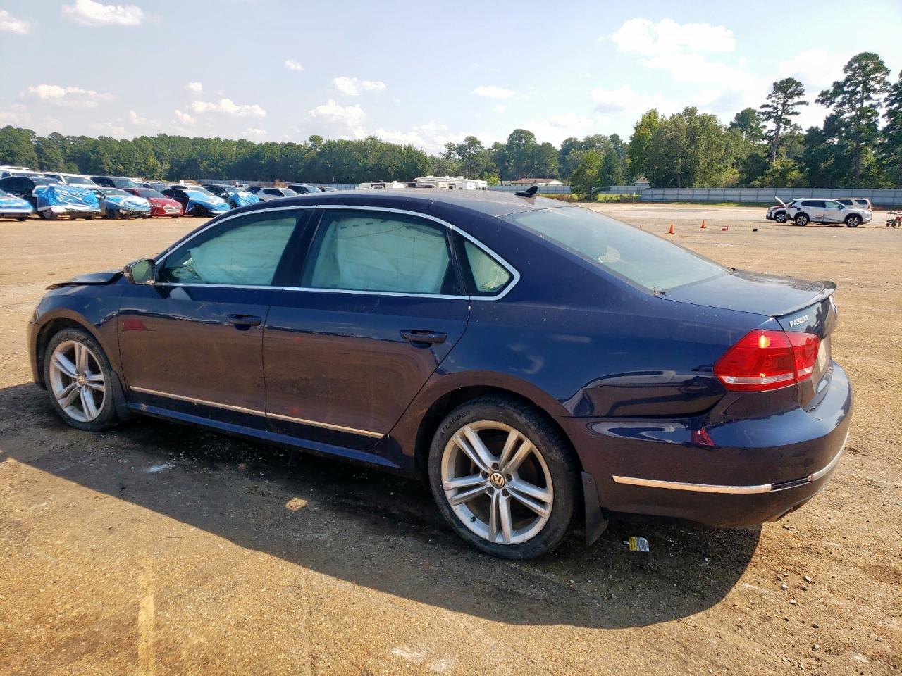 2015 VOLKSWAGEN Passat