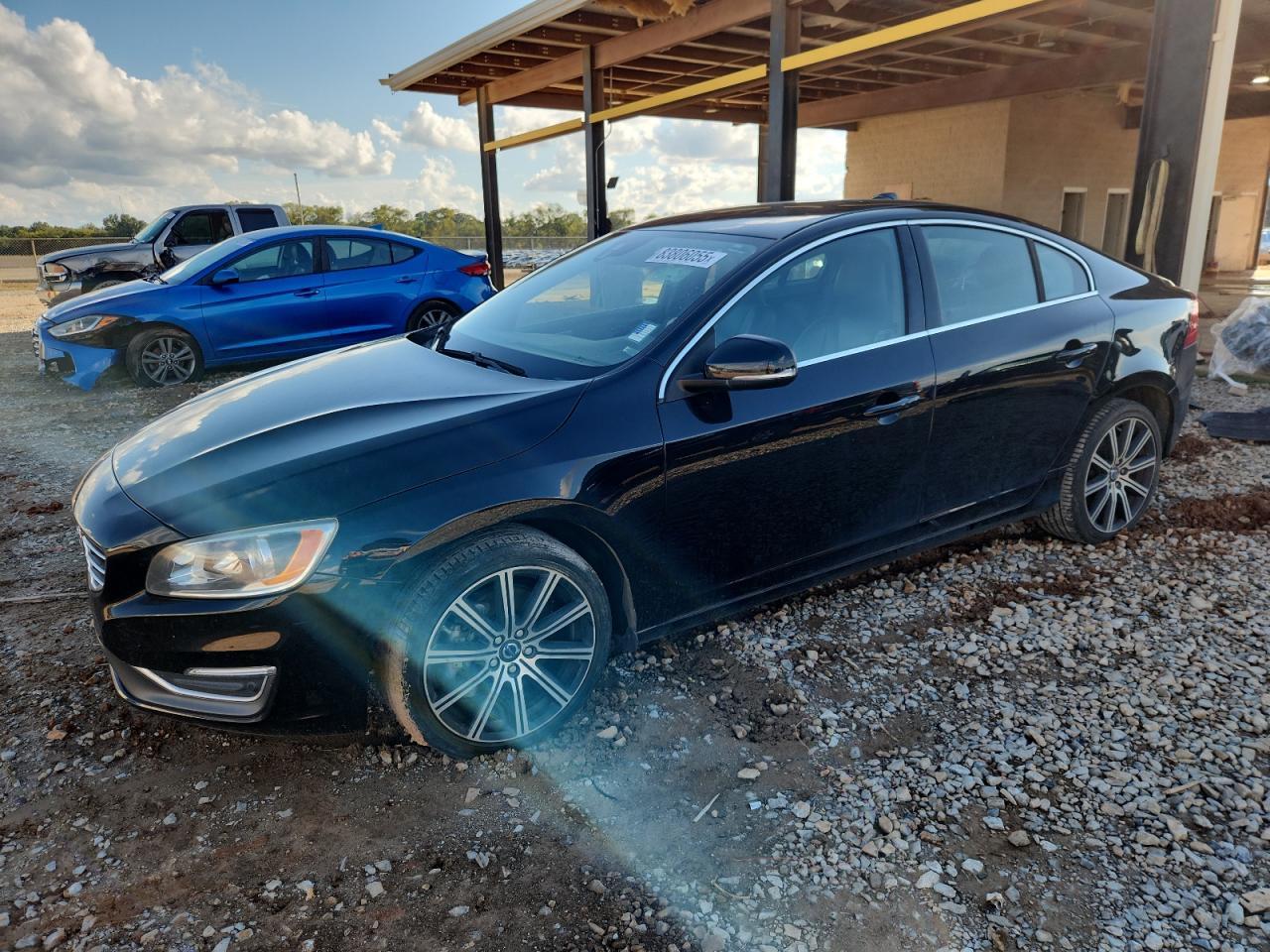 2015 VOLVO S60