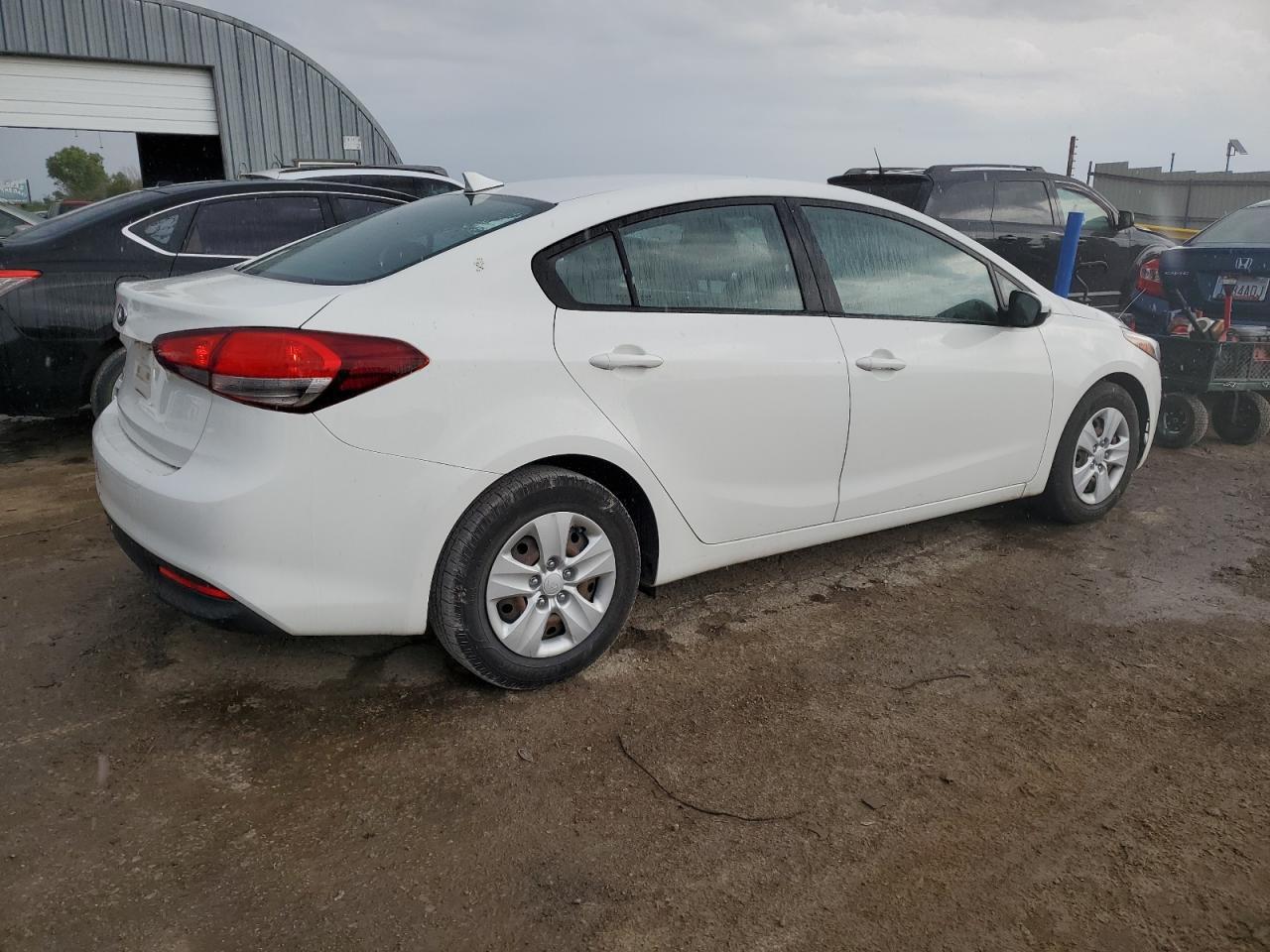 2017 KIA FORTE