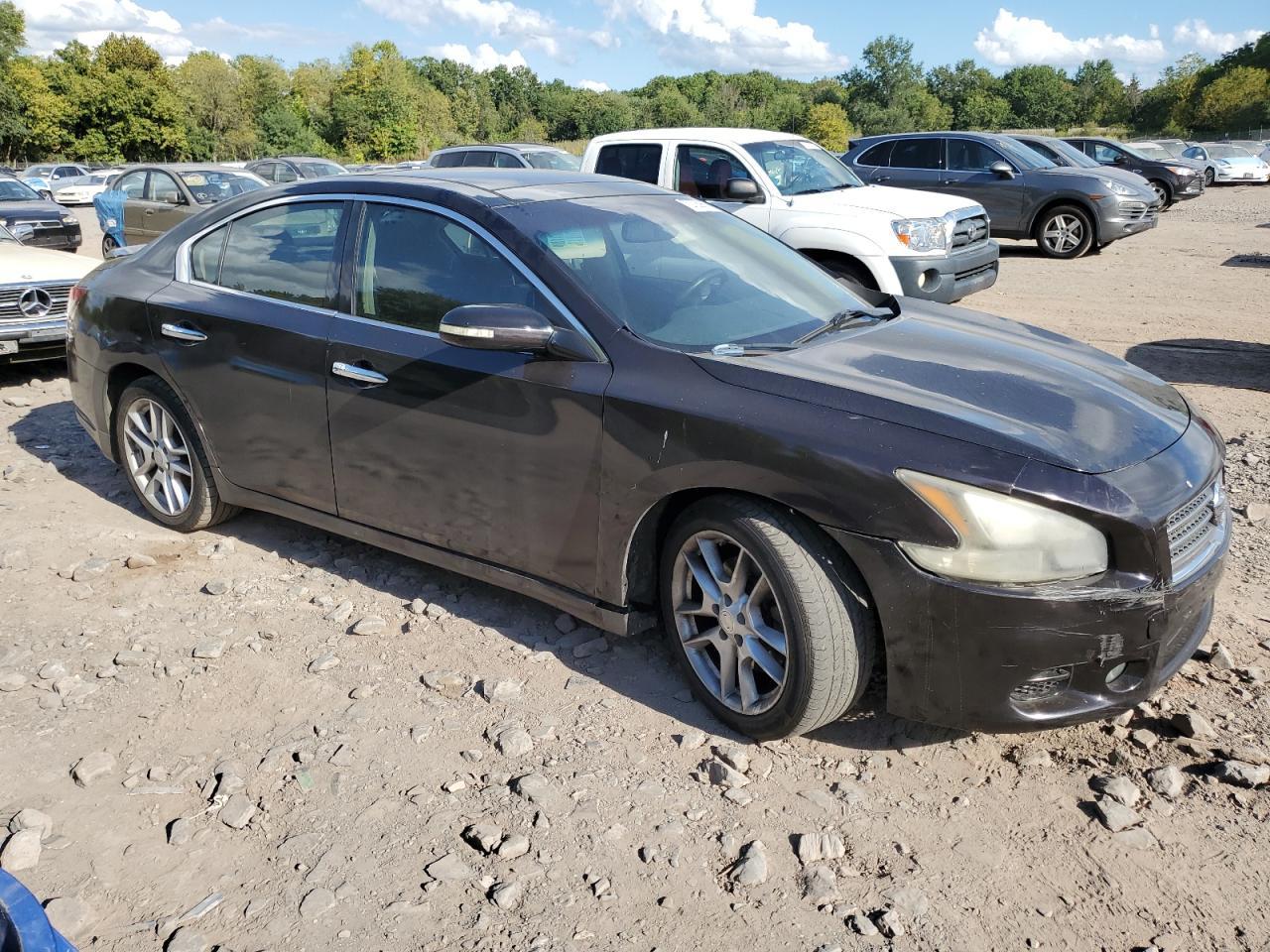 2010 NISSAN Maxima