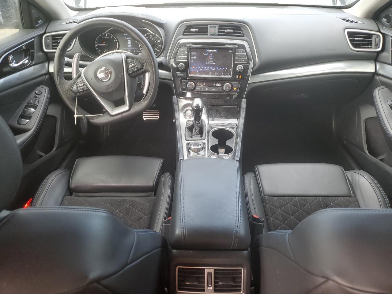 2017 NISSAN Maxima