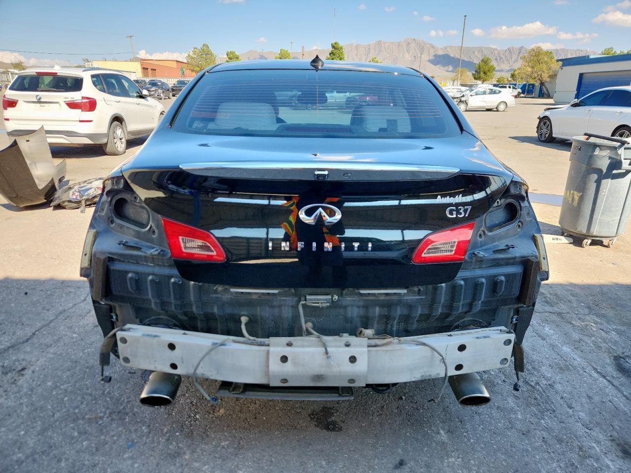 2013 INFINITI G37