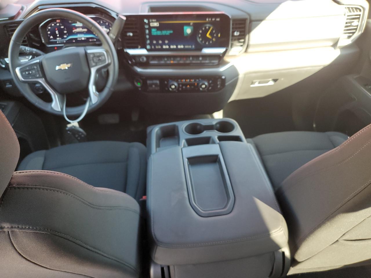 2025 CHEVROLET Silverado