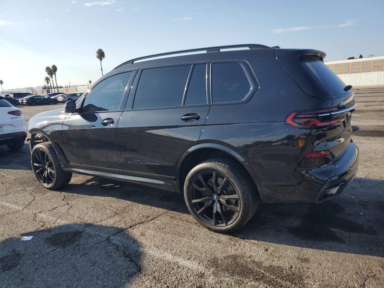 2023 BMW X7