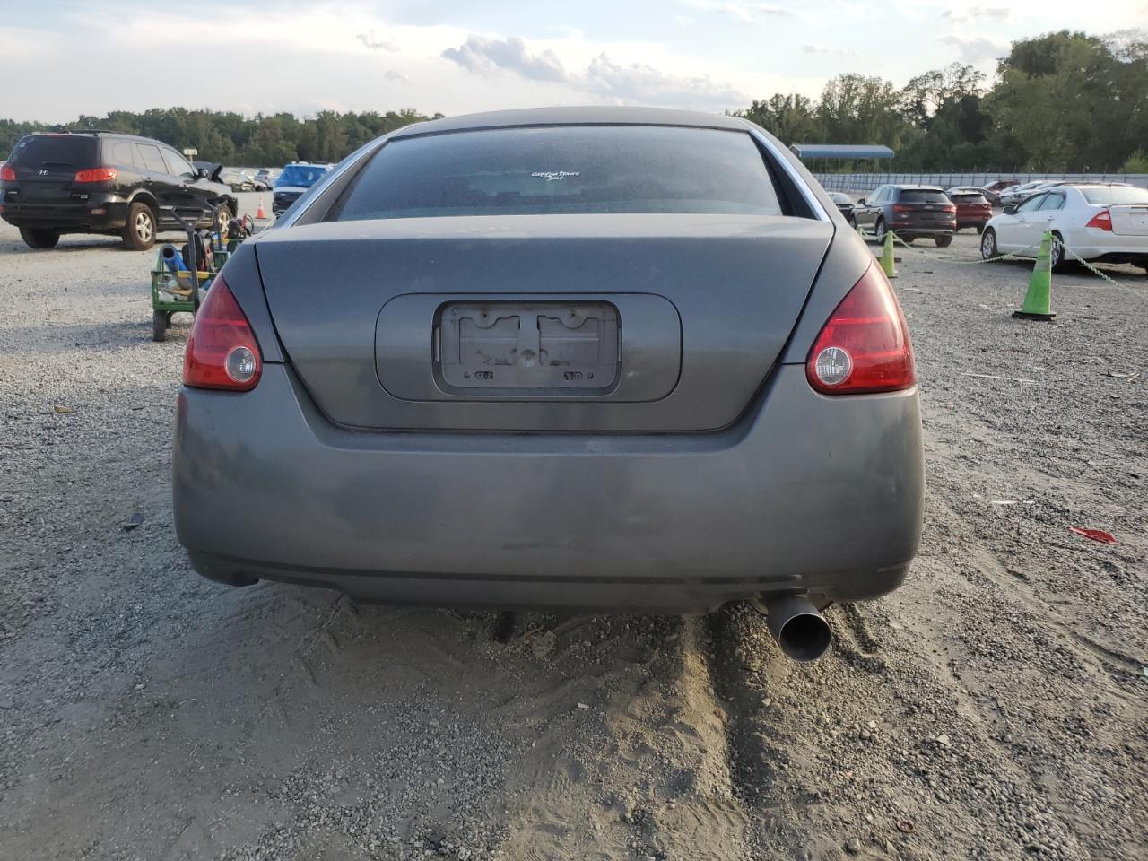 2004 NISSAN Maxima