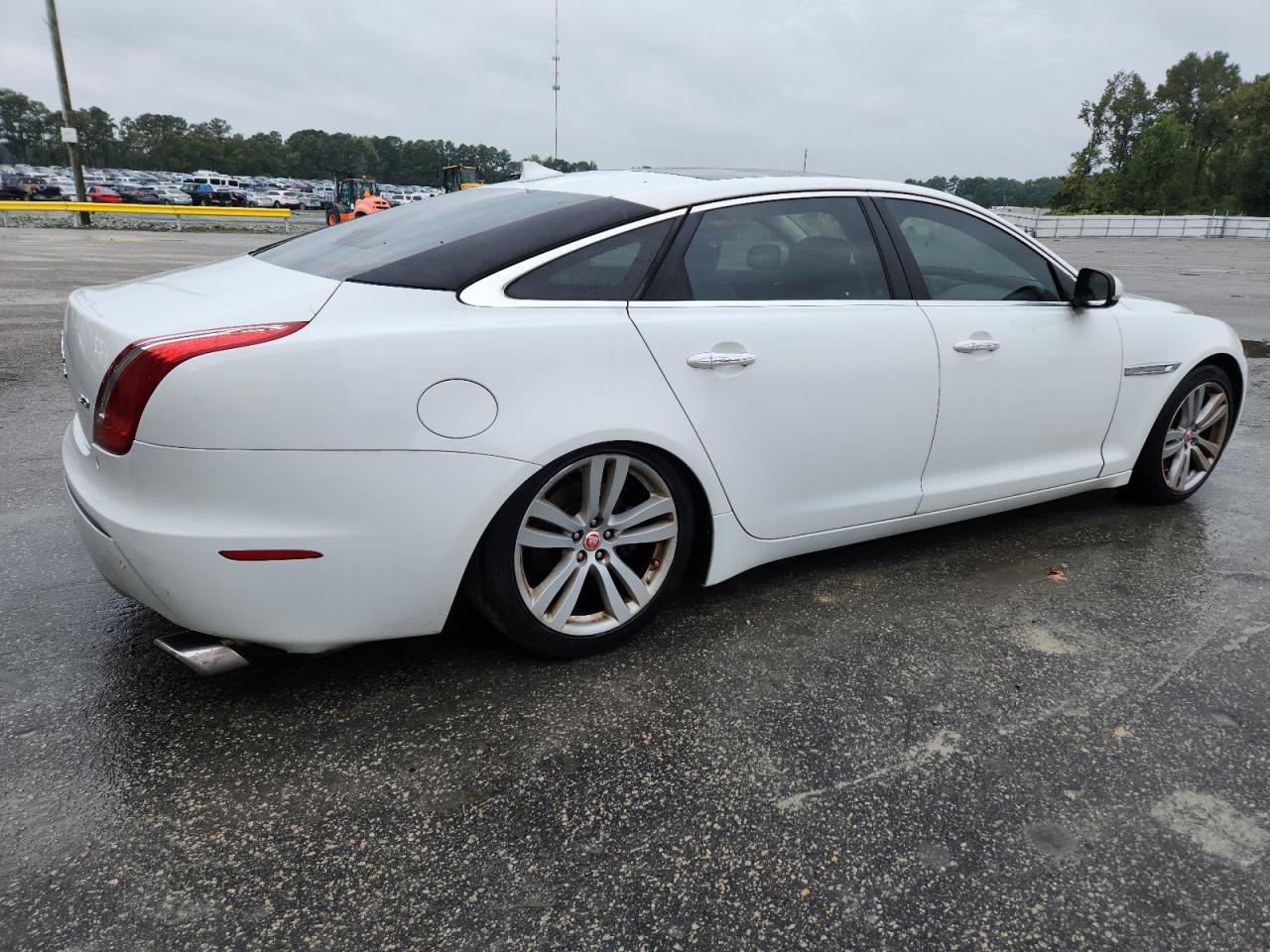 2015 JAGUAR Xj-Series