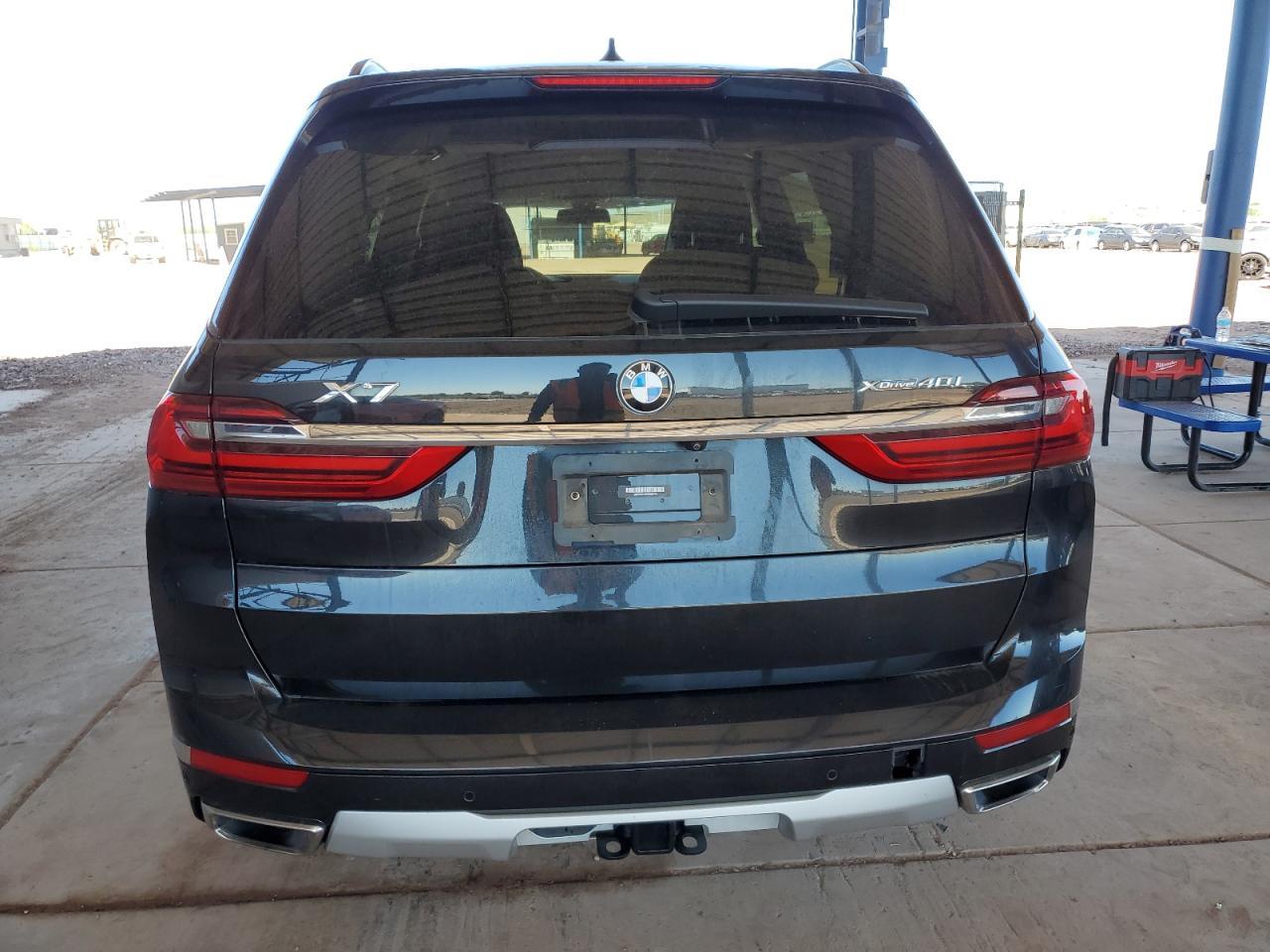 2021 BMW X7