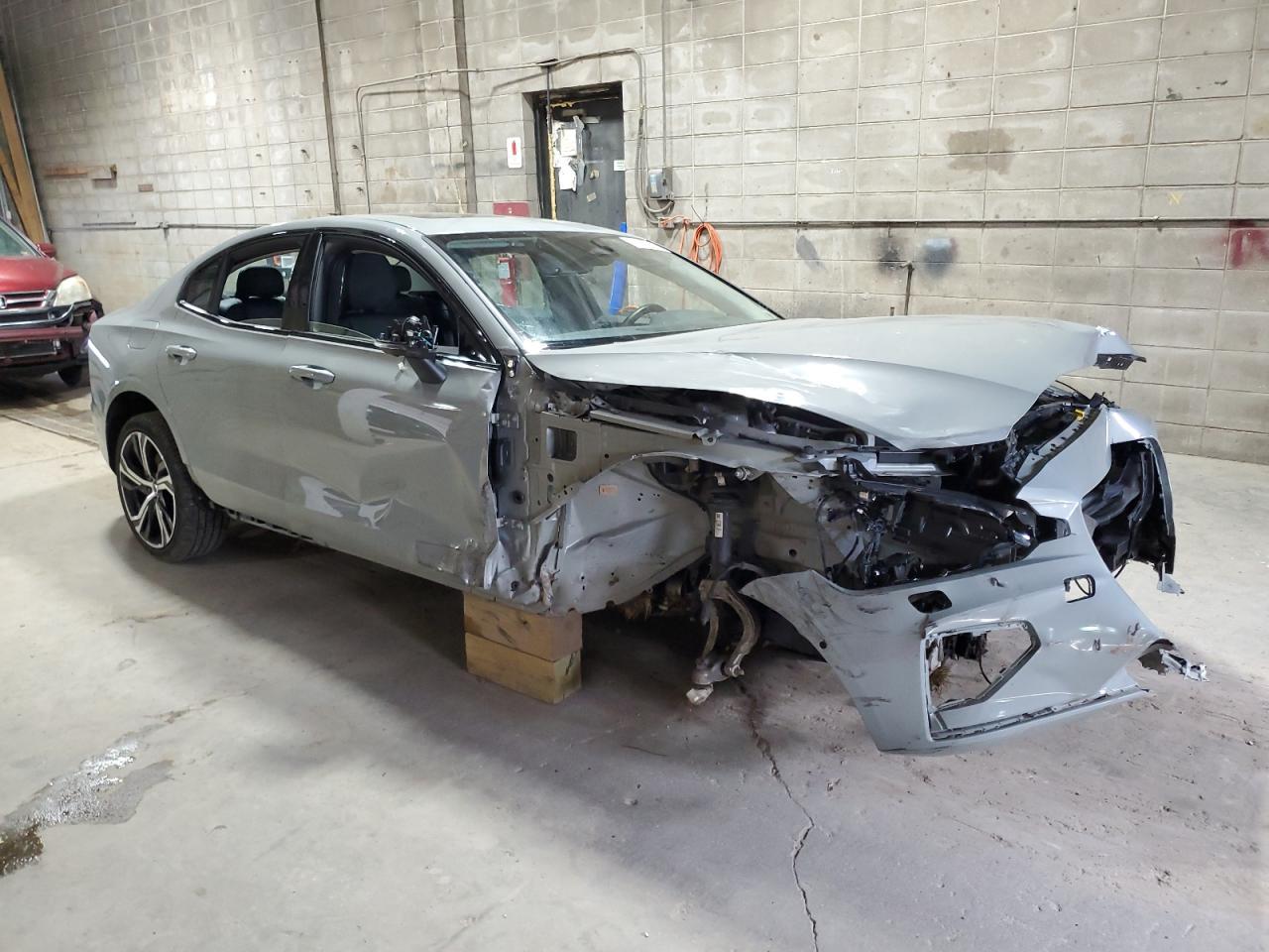 2024 VOLVO S60