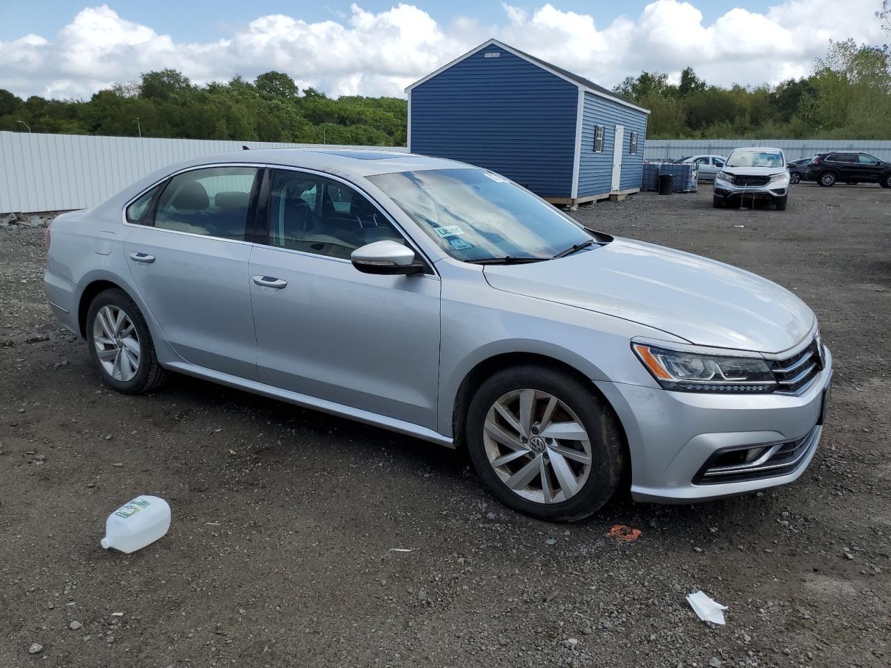2018 VOLKSWAGEN Passat