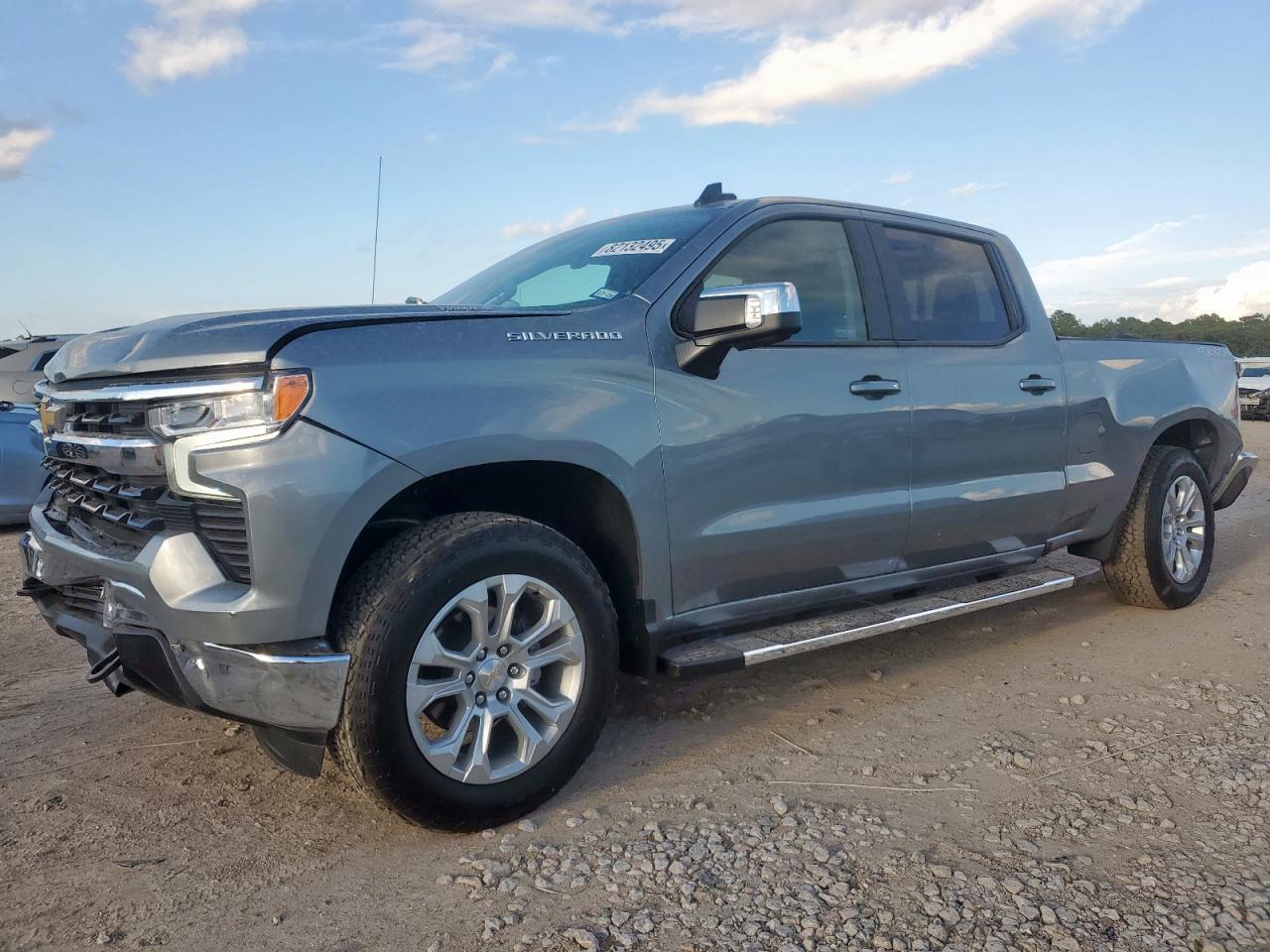 2025 CHEVROLET Silverado