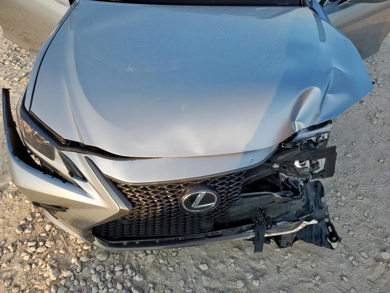 2024 LEXUS Es