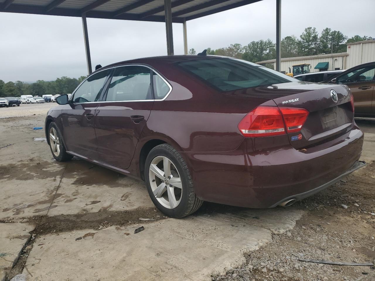 2012 VOLKSWAGEN Passat