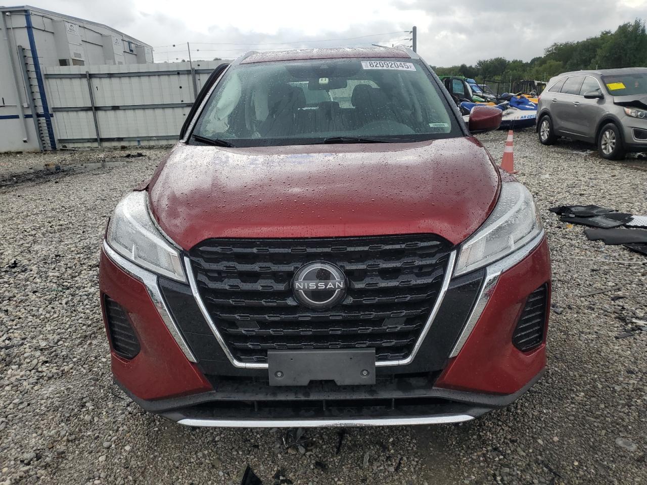 2022 NISSAN KICKS