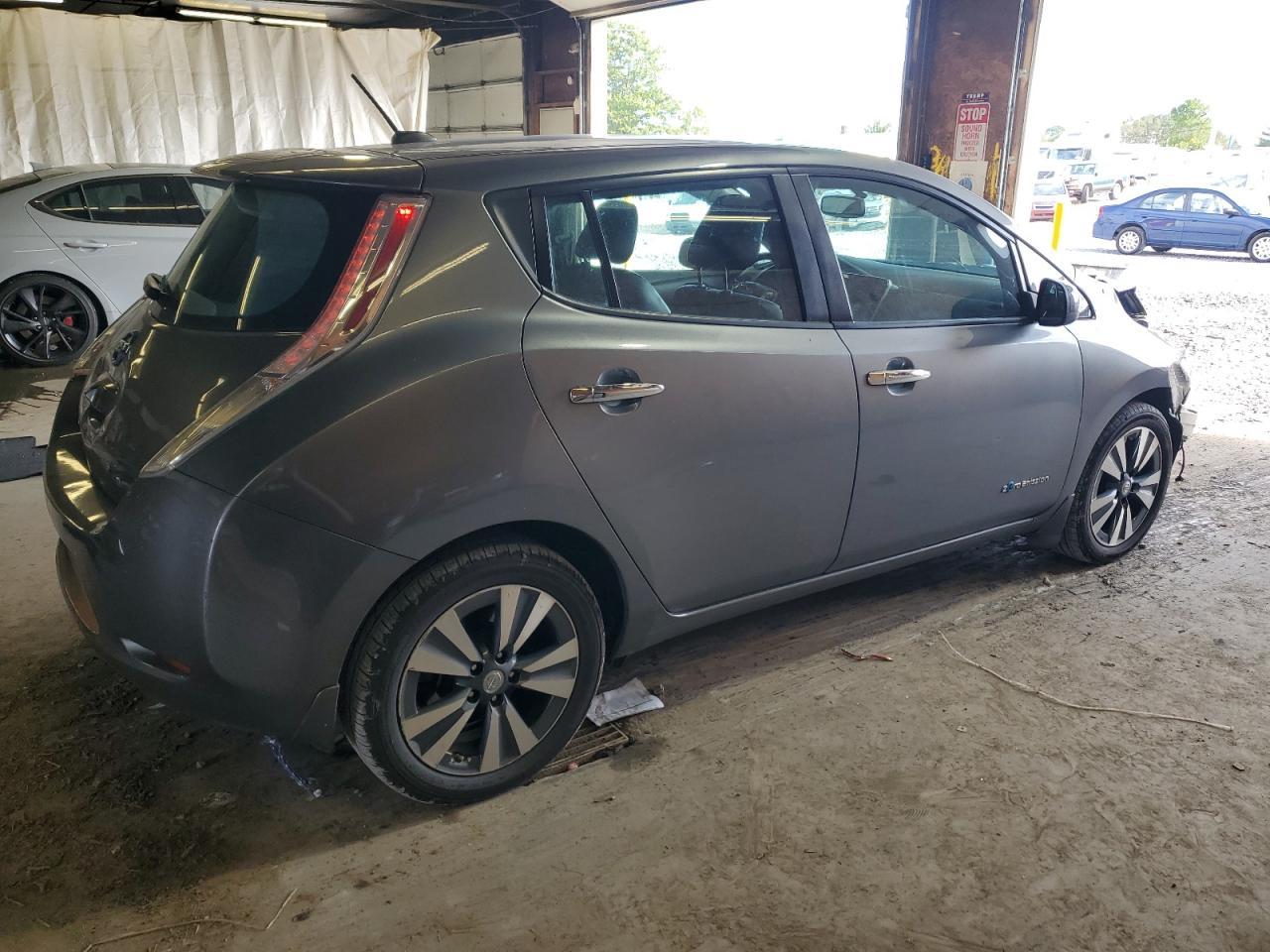 2015 NISSAN LEAF