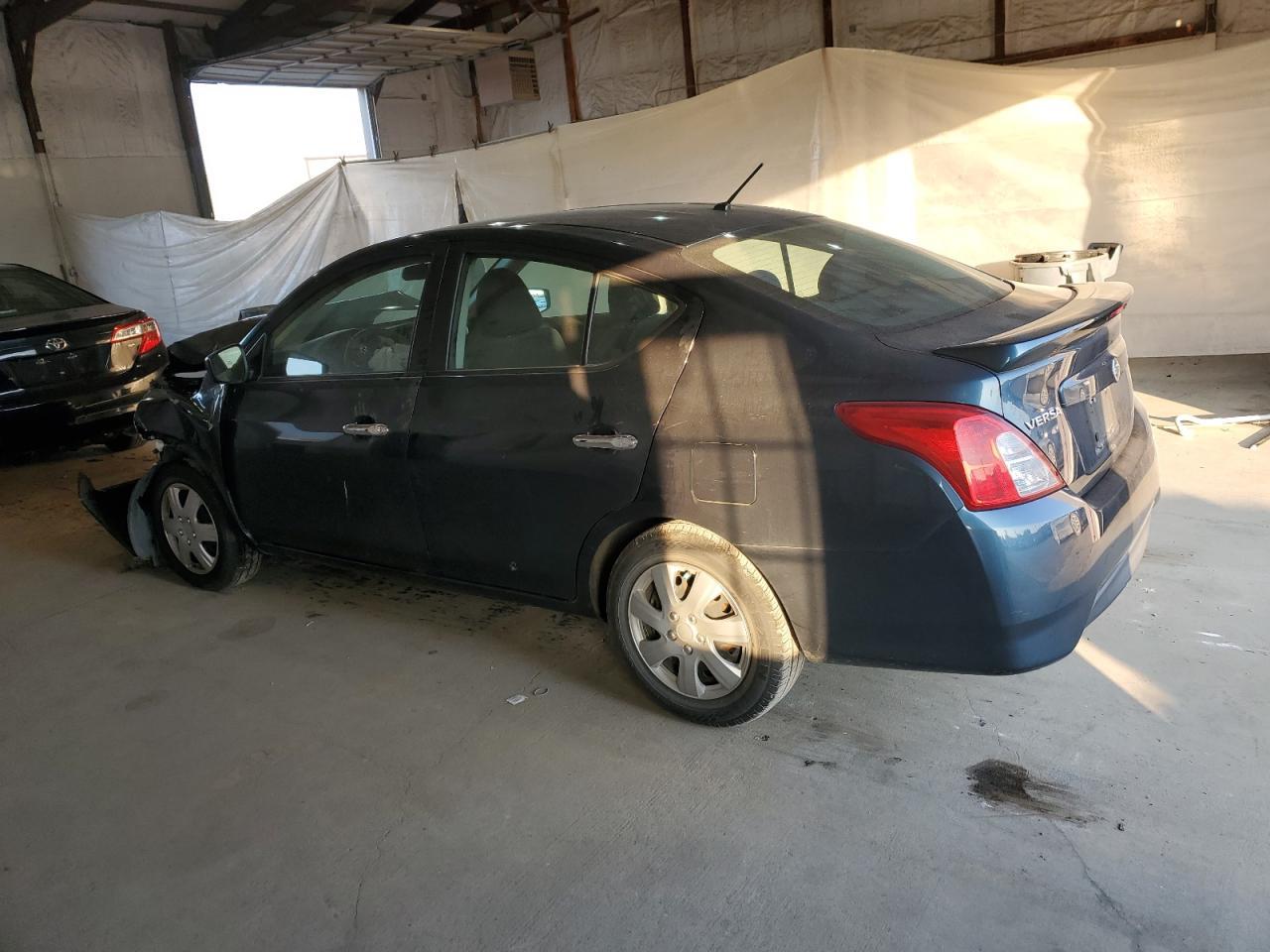 2017 NISSAN VERSA